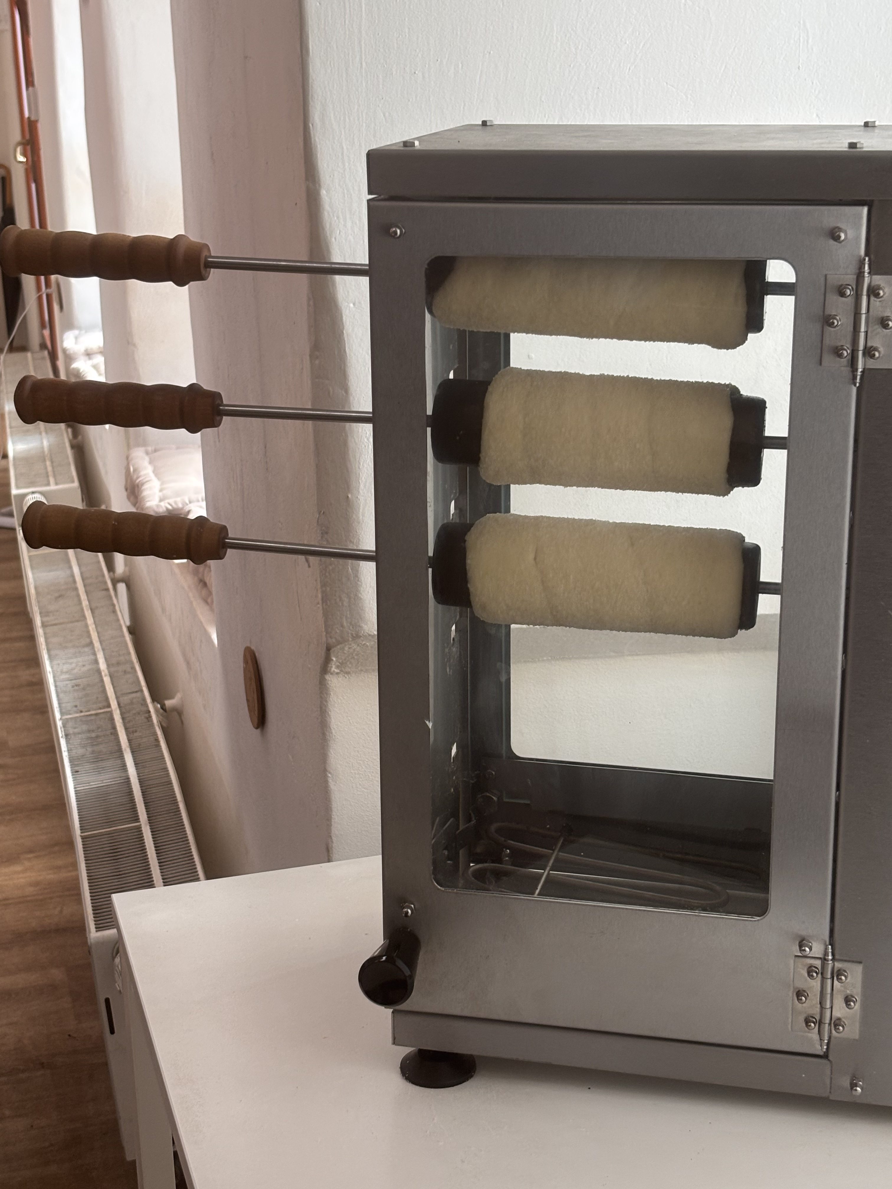 trdelník chimney cake making class in Prague